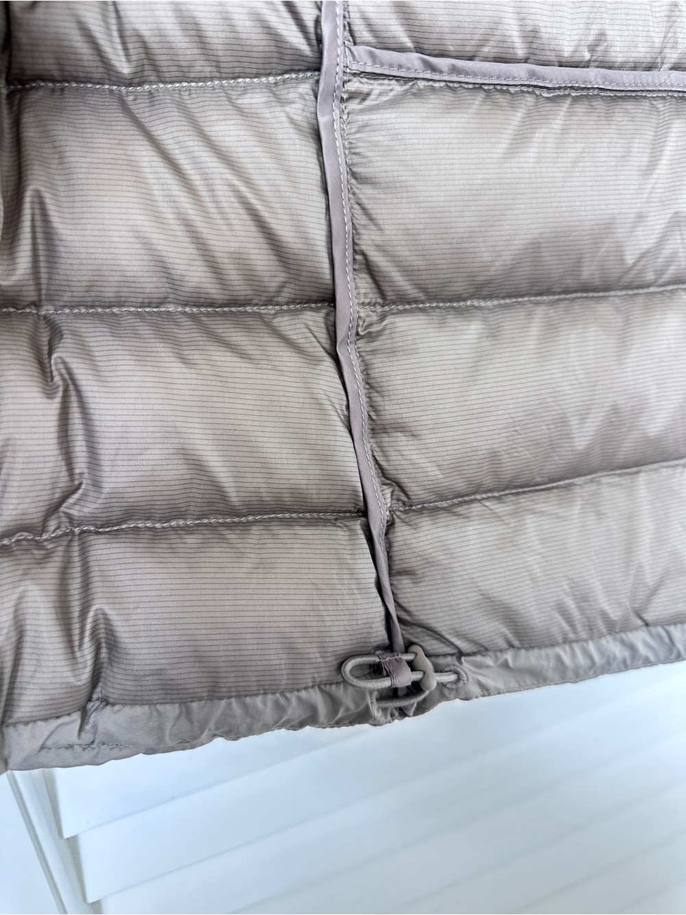 Uniqlo Women's Quilted Ultra Light Down Vest size S - Picture 10 of 15